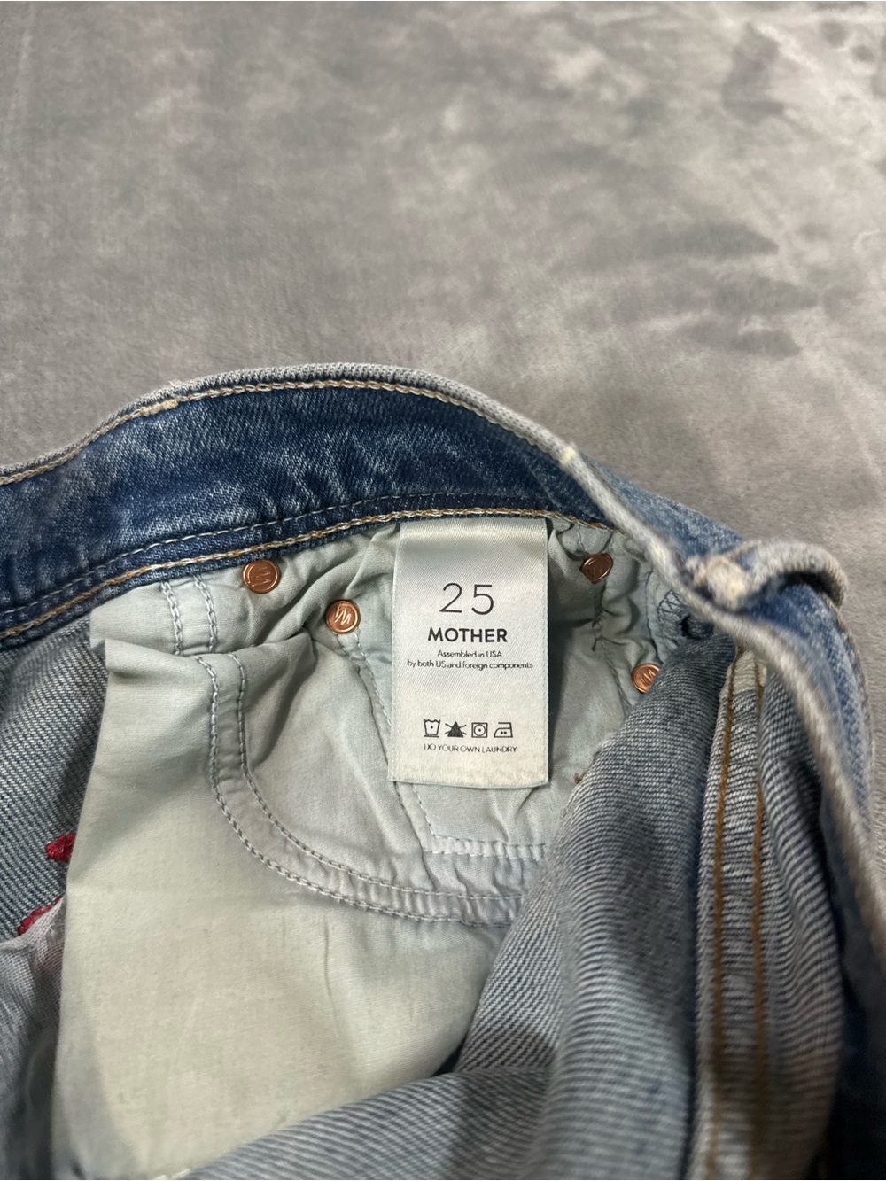 Mother Women’s Floral Embroidered Flared Jeans Made In USA Size 29 - Picture 7 of 12